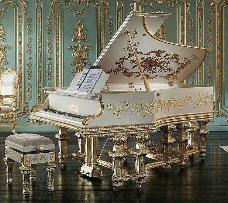 meuble de piano ancien