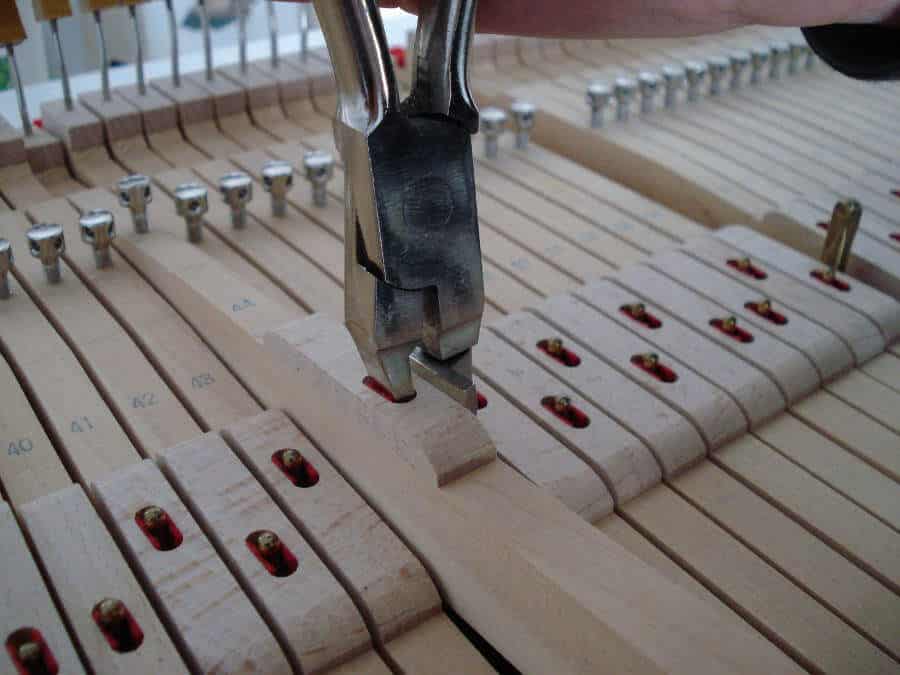 outil pince a mortaises piano